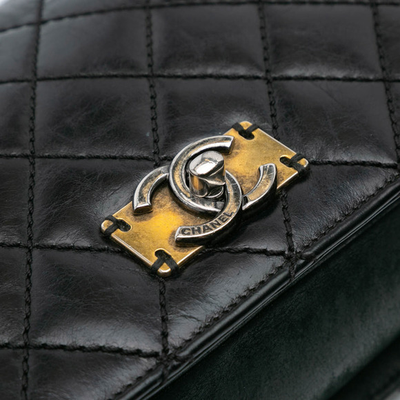 Pre-Loved Chanel Quilted Calfskin Day Trip Flap - Picture 7 of 9